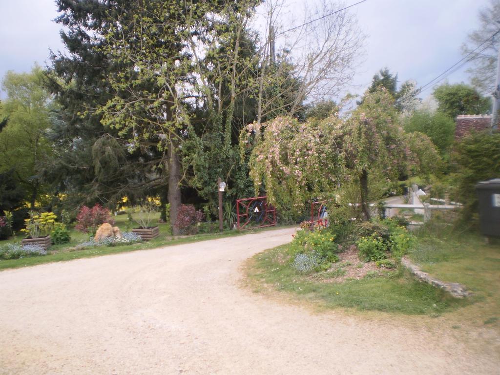 Camping Le Bois Jahan Brunelles Exterior foto